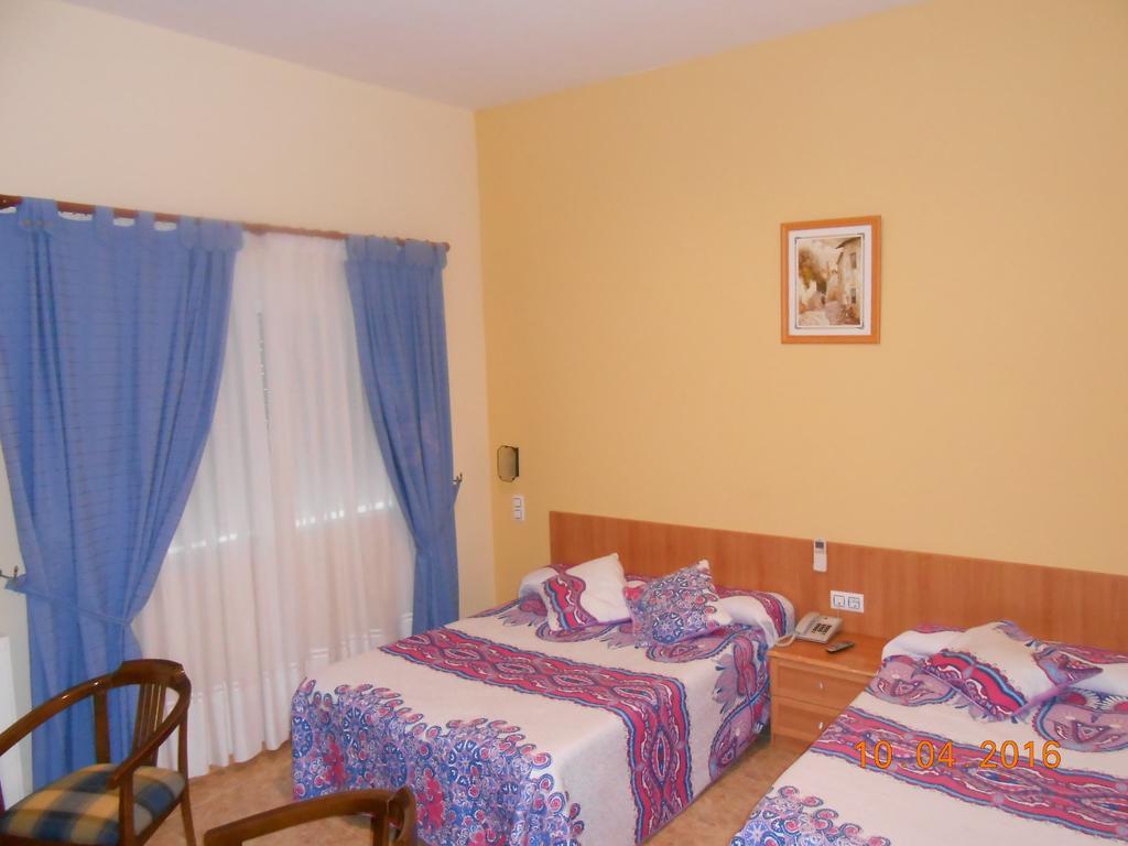 Apartahotel Los Hermanos Ocaña エクステリア 写真