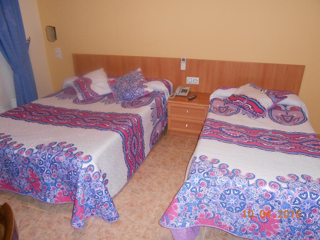 Apartahotel Los Hermanos Ocaña エクステリア 写真