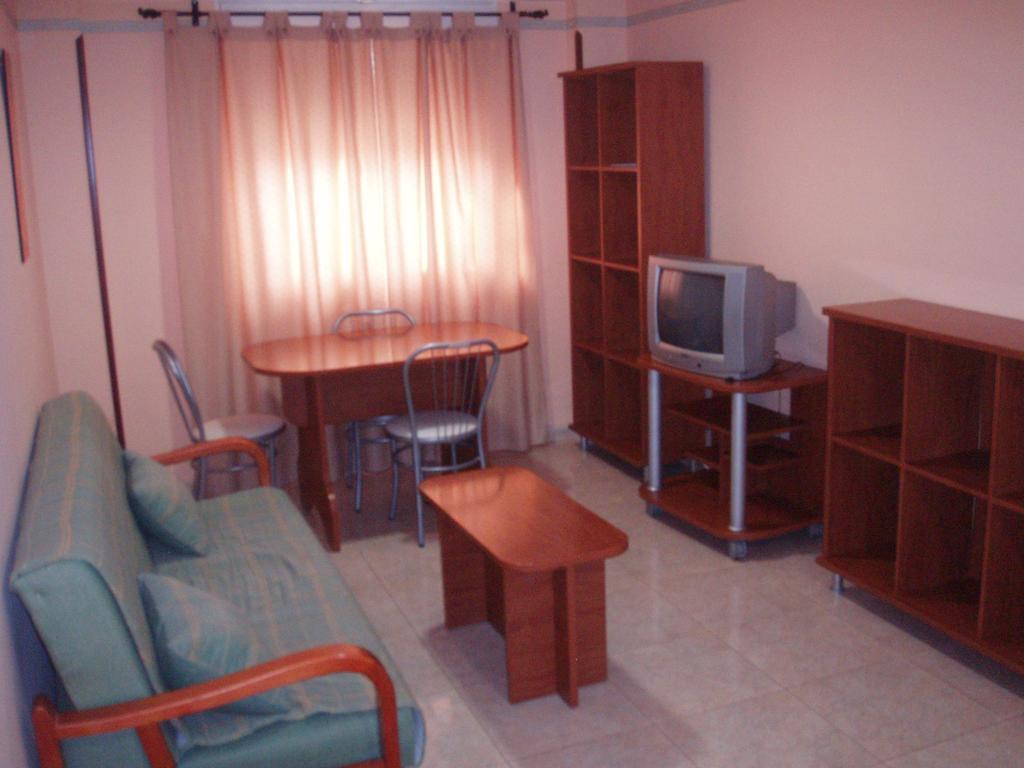 Apartahotel Los Hermanos Ocaña エクステリア 写真