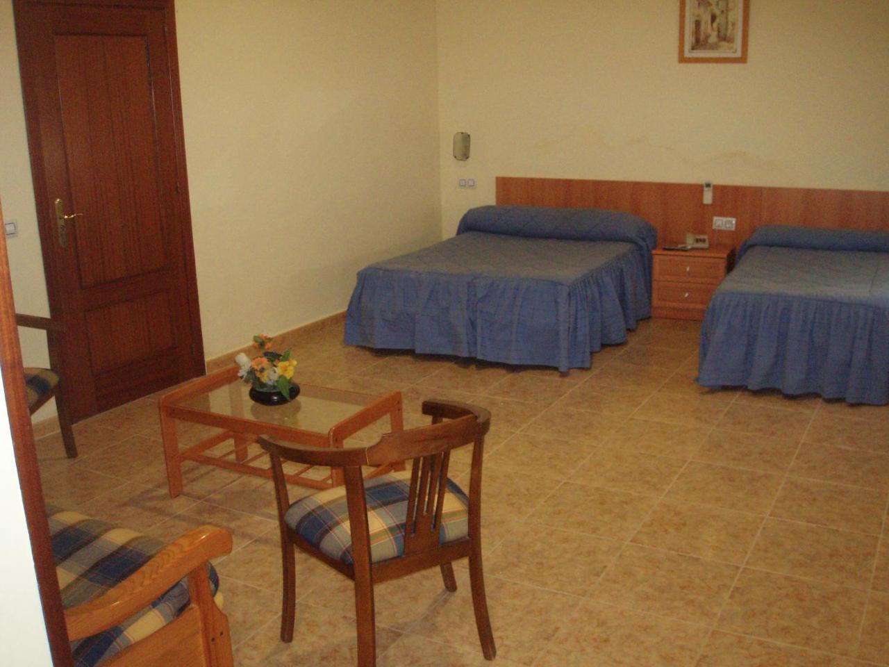 Apartahotel Los Hermanos Ocaña エクステリア 写真